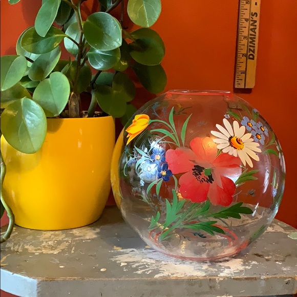 Vintage Round glass crystal vase with hand painted flowers - Picture 1 of 11